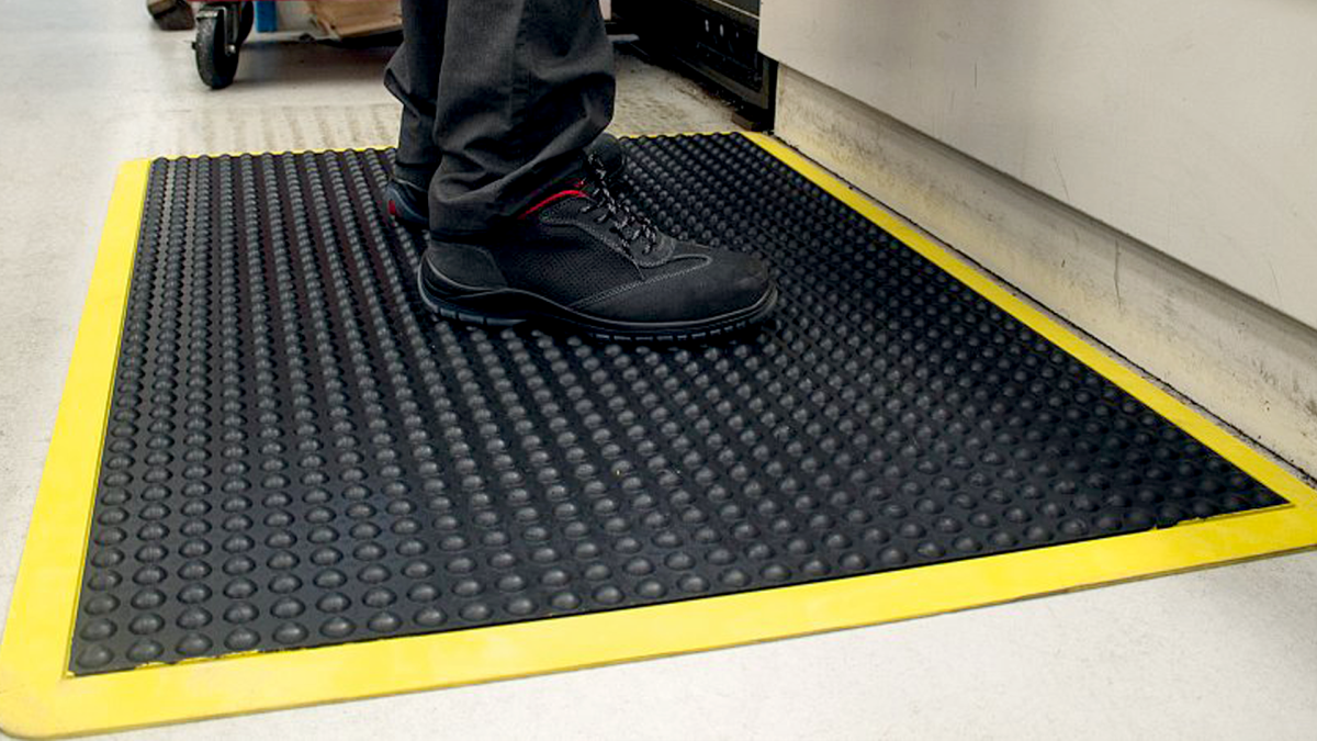 Anti-fatigue mats for an ergonomic workplace