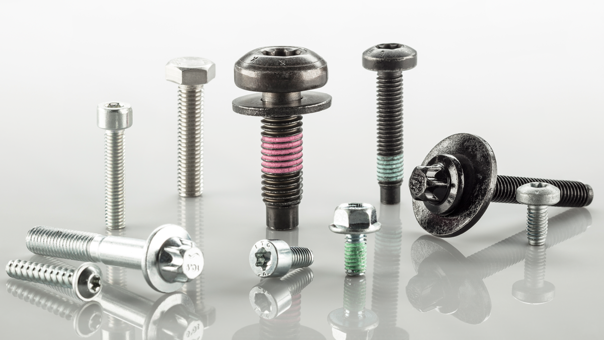 Screws for the automotive industry