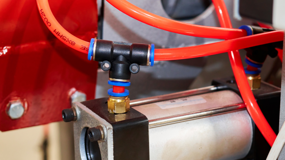 Hydraulic and hose accessories