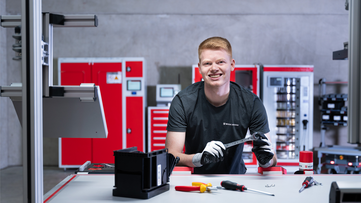 Ergonomic workplaces in industrial environment